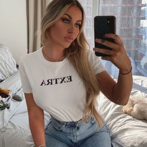 ‘Extra’ Tee